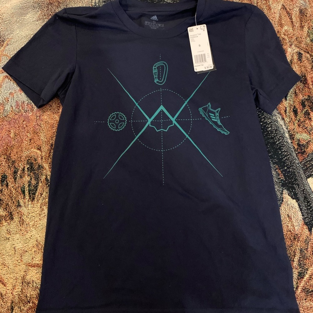 Men’s small adidas tee